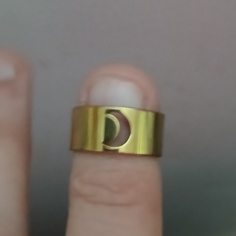 Hot Topic Gold Moon Ring